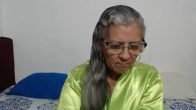 candy mature  online show from April 2026 09:39:01 PM