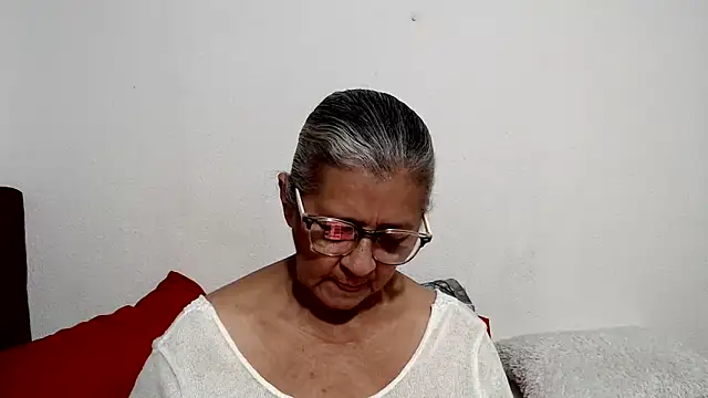 candy mature  online show from May 2026 12:37:01 AM