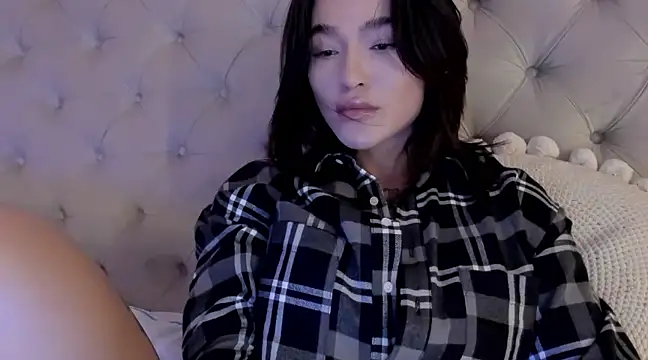 Snapshot of vangie_ chatting on January 2025 02:24:02 AM vangie online show from January 2025 02:24:02 AM