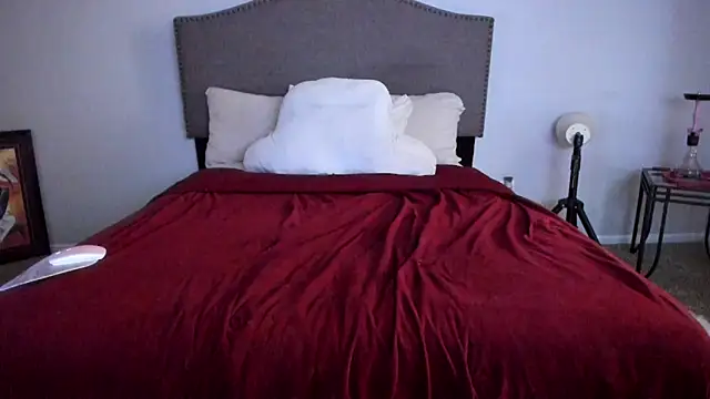 yiauana online show from October 2025 06:02:02 AM