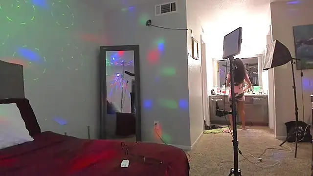 yiauana online show from March 2026 03:52:01 AM