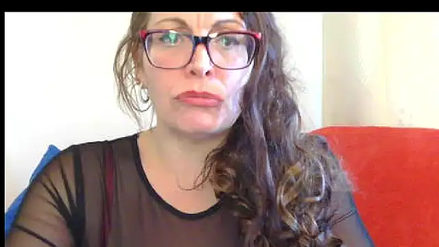 Snapshot of HeyyImHarlowe chatting on December 2024 03:04:01 PM HeyyImHarlowe online show from December 2024 03:04:01 PM