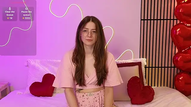 Ester Hill online show from February 2025 12:17:02 AM