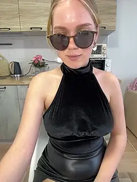 Snapshot of Little_Forest_ELF chatting on March 2025 12:32:02 PM Little Forest ELF online show from March 2025 12:32:02 PM