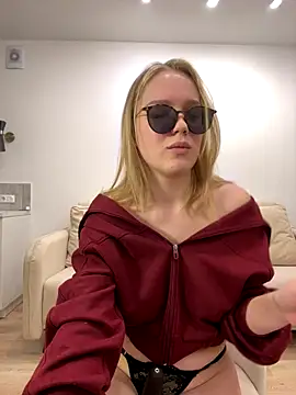 Snapshot of Little_Forest_ELF chatting on November 2025 05:59:01 PM Little Forest ELF online show from November 2025 05:59:01 PM