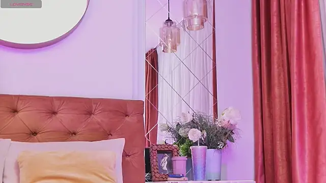 EmilyColle  online show from October 2025 04:15:01 AM