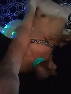 Snapshot of Sir-meltsclearrockzalot chatting on November 2025 10:20:02 PM Sir-meltsclearrockzalot online show from November 2025 10:20:02 PM