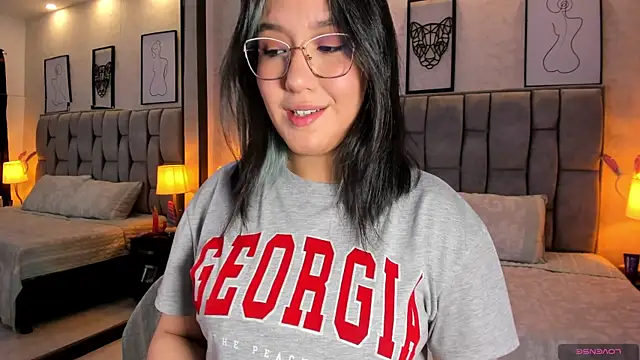 sweet--emily online show from December 2024 03:00:02 AM