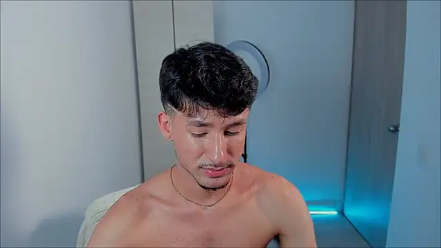 Snapshot of dimitri_targaryen chatting on December 2024 07:40:01 AM dimitri targaryen online show from December 2024 07:40:01 AM