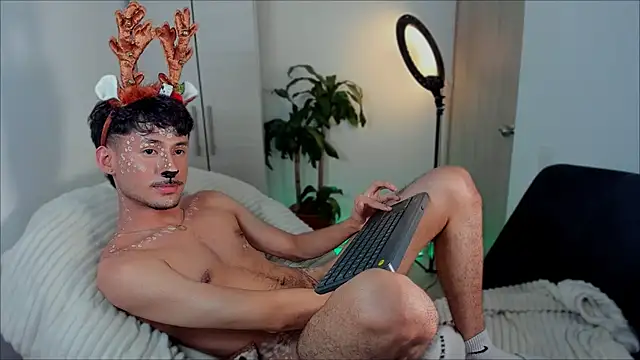 Snapshot of dimitri_targaryen chatting on December 2024 06:44:01 AM dimitri targaryen online show from December 2024 06:44:01 AM