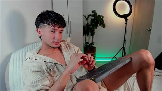 Snapshot of dimitri_targaryen chatting on January 2025 03:42:02 AM dimitri targaryen online show from January 2025 03:42:02 AM