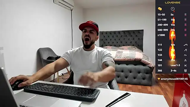 supermanboy94 online show from October 2025 05:18:02 AM