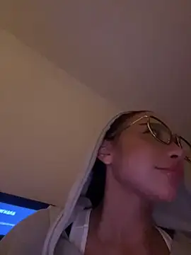 Snapshot of CardiSweetBaby chatting on January 2025 01:00:01 AM CardiSweetBaby online show from January 2025 01:00:01 AM