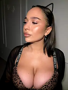 Snapshot of CardiSweetBaby chatting on September 2025 04:54:01 PM CardiSweetBaby online show from September 2025 04:54:01 PM