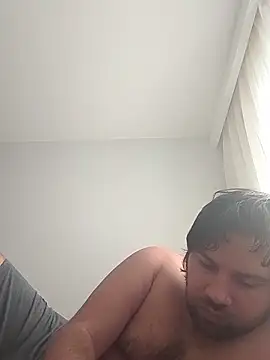 raducelfrumos99 online show from December 2025 09:48:01 AM