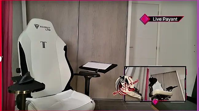 Snapshot of MissSweetYumi chatting on January 2025 06:07:01 PM MissSweetYumi online show from January 2025 06:07:01 PM