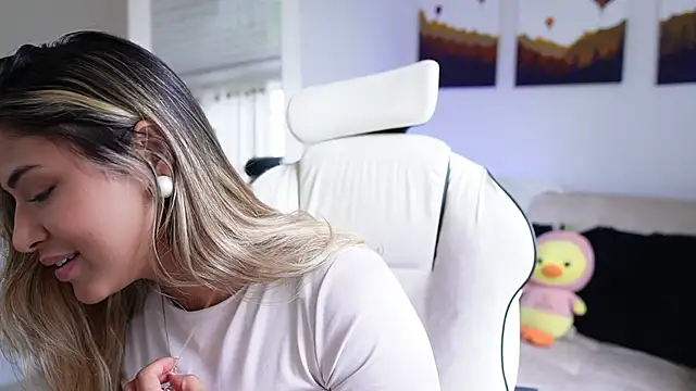 SaraParisi online show from February 2025 09:10:01 PM