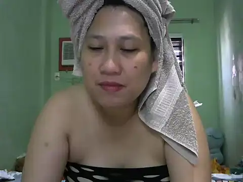 sweetsexysmile online show from June 2026 02:03:01 AM