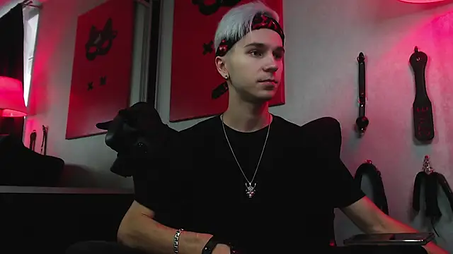 Snapshot of Joseph__Quinn chatting on December 2024 09:01:02 AM Joseph Quinn online show from December 2024 09:01:02 AM