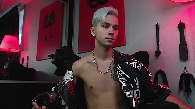 Snapshot of Joseph__Quinn chatting on December 2024 12:02:01 PM Joseph Quinn online show from December 2024 12:02:01 PM