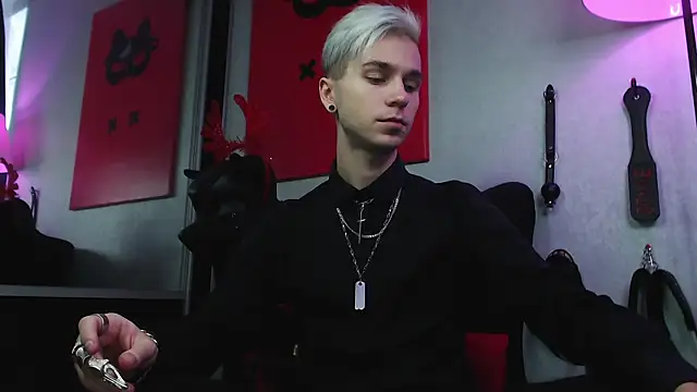 Snapshot of Joseph__Quinn chatting on December 2024 07:58:02 AM Joseph Quinn online show from December 2024 07:58:02 AM