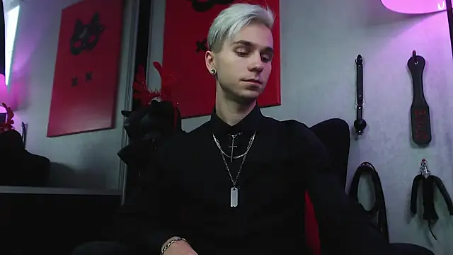 Snapshot of Joseph__Quinn chatting on December 2024 11:02:02 AM Joseph Quinn online show from December 2024 11:02:02 AM