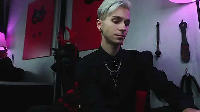 Snapshot of Joseph__Quinn chatting on December 2024 05:10:02 PM Joseph Quinn online show from December 2024 05:10:02 PM