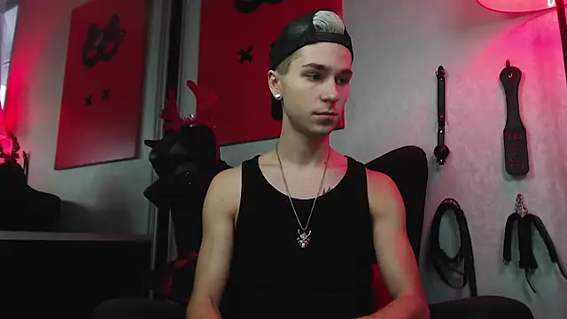 Snapshot of Joseph__Quinn chatting on December 2024 08:38:02 AM Joseph Quinn online show from December 2024 08:38:02 AM