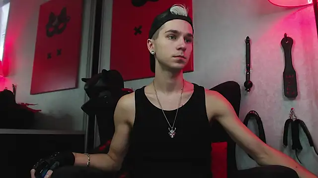 Snapshot of Joseph__Quinn chatting on December 2024 11:43:02 AM Joseph Quinn online show from December 2024 11:43:02 AM