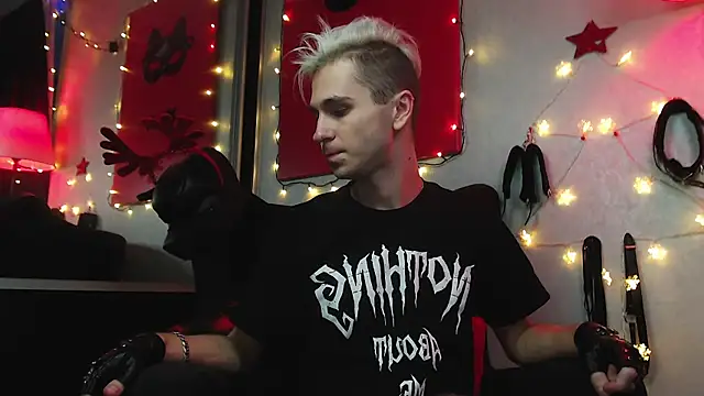 Snapshot of Joseph__Quinn chatting on December 2024 05:22:01 PM Joseph Quinn online show from December 2024 05:22:01 PM