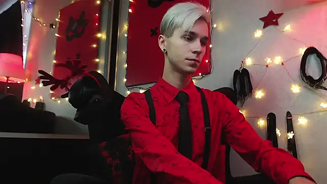 Snapshot of Joseph__Quinn chatting on December 2024 08:18:02 AM Joseph Quinn online show from December 2024 08:18:02 AM