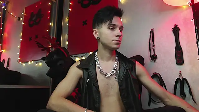 Snapshot of Joseph__Quinn chatting on January 2025 02:52:01 PM Joseph Quinn online show from January 2025 02:52:01 PM