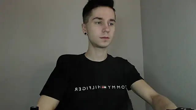 Snapshot of Joseph__Quinn chatting on January 2025 08:13:02 AM Joseph Quinn online show from January 2025 08:13:02 AM