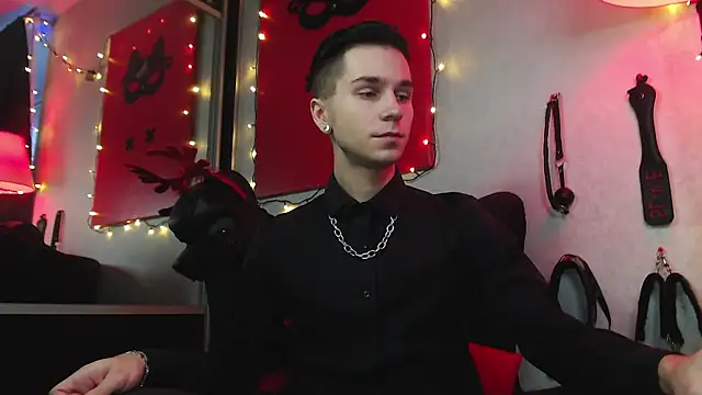 Snapshot of Joseph__Quinn chatting on January 2025 01:16:02 PM Joseph Quinn online show from January 2025 01:16:02 PM