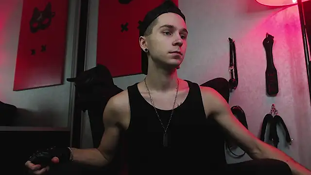 Snapshot of Joseph__Quinn chatting on January 2025 12:03:02 PM Joseph Quinn online show from January 2025 12:03:02 PM