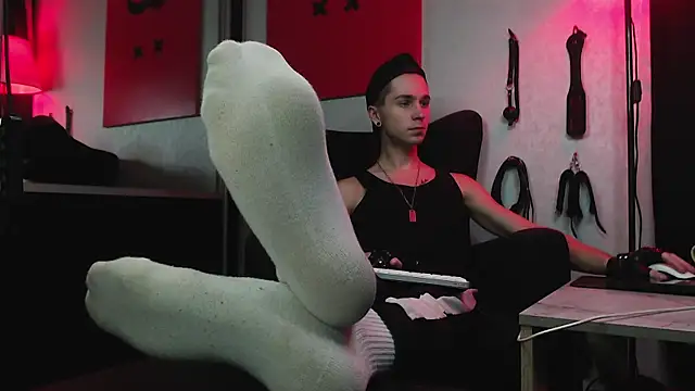 Snapshot of Joseph__Quinn chatting on January 2025 02:50:01 PM Joseph Quinn online show from January 2025 02:50:01 PM