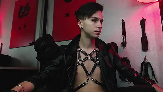 Snapshot of Joseph__Quinn chatting on January 2025 01:01:01 PM Joseph Quinn online show from January 2025 01:01:01 PM