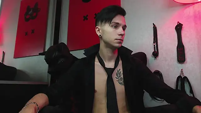 Snapshot of Joseph__Quinn chatting on January 2025 11:37:02 AM Joseph Quinn online show from January 2025 11:37:02 AM