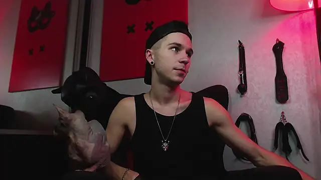 Snapshot of Joseph__Quinn chatting on January 2025 12:06:02 AM Joseph Quinn online show from January 2025 12:06:02 AM