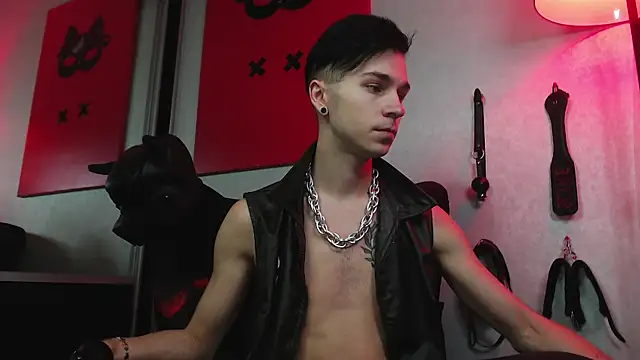 Snapshot of Joseph__Quinn chatting on January 2025 10:31:02 AM Joseph Quinn online show from January 2025 10:31:02 AM