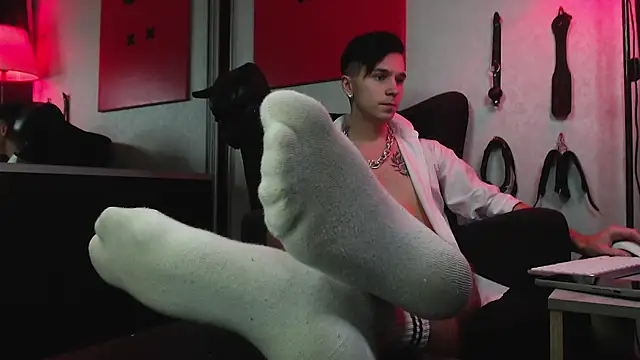 Snapshot of Joseph__Quinn chatting on February 2025 02:24:01 PM Joseph Quinn online show from February 2025 02:24:01 PM