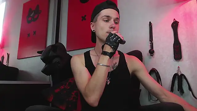 Snapshot of Joseph__Quinn chatting on February 2025 12:14:02 PM Joseph Quinn online show from February 2025 12:14:02 PM