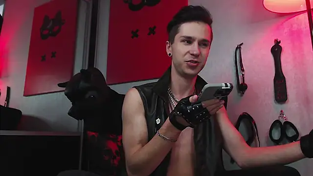 Snapshot of Joseph__Quinn chatting on March 2025 02:10:02 PM Joseph Quinn online show from March 2025 02:10:02 PM