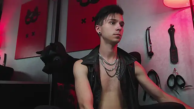 Snapshot of Joseph__Quinn chatting on March 2025 05:14:02 PM Joseph Quinn online show from March 2025 05:14:02 PM