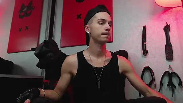 Snapshot of Joseph__Quinn chatting on March 2025 12:11:02 PM Joseph Quinn online show from March 2025 12:11:02 PM