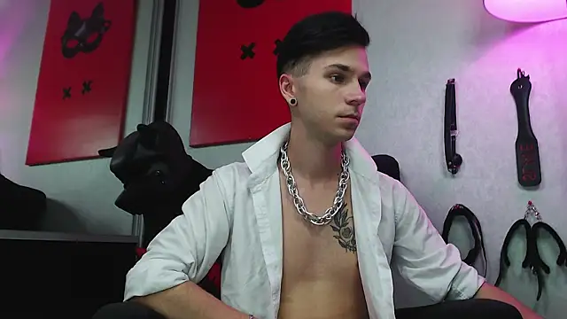 Snapshot of Joseph__Quinn chatting on March 2025 11:08:02 AM Joseph Quinn online show from March 2025 11:08:02 AM