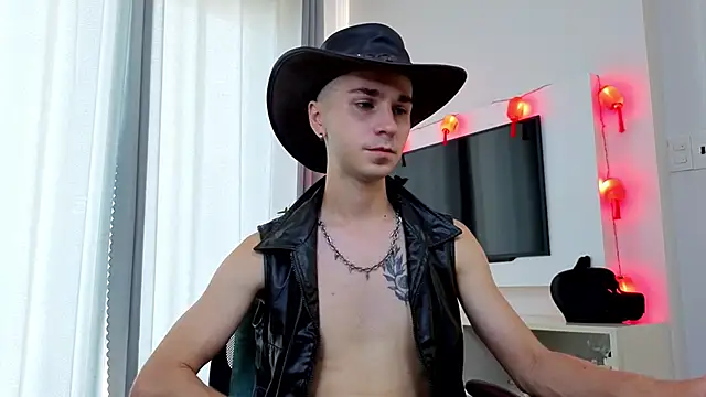 Joseph  Quinn online show from April 2026 01:10:02 AM