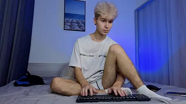 Joseph  Quinn online show from May 2026 04:30:02 AM