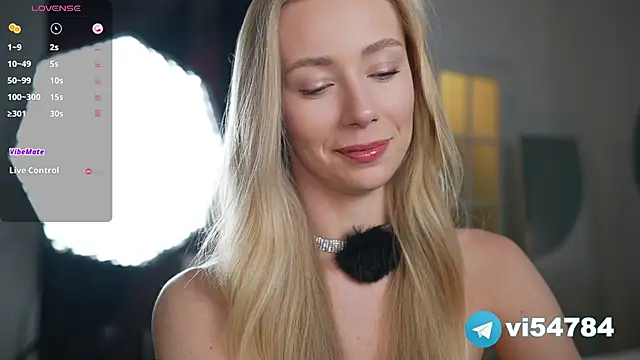 Snapshot of Vika54784 chatting on January 2025 08:11:02 PM Vika54784 online show from January 2025 08:11:02 PM