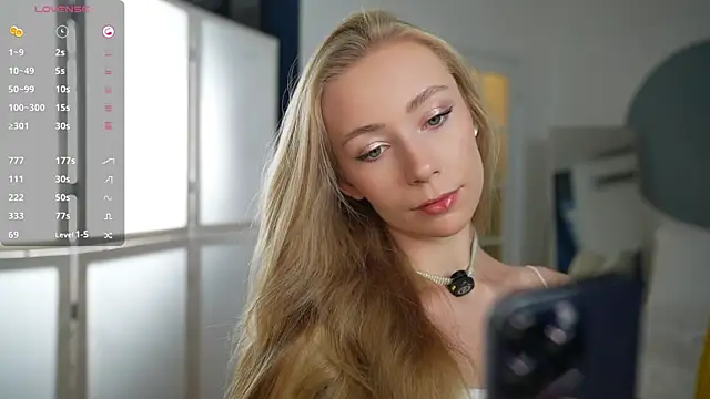 Snapshot of Vika54784 chatting on February 2025 04:09:02 AM Vika54784 online show from February 2025 04:09:02 AM